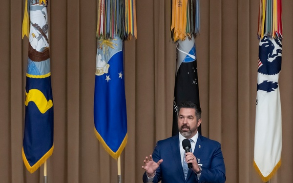 SD Hegseth Speaks to USSYP Students