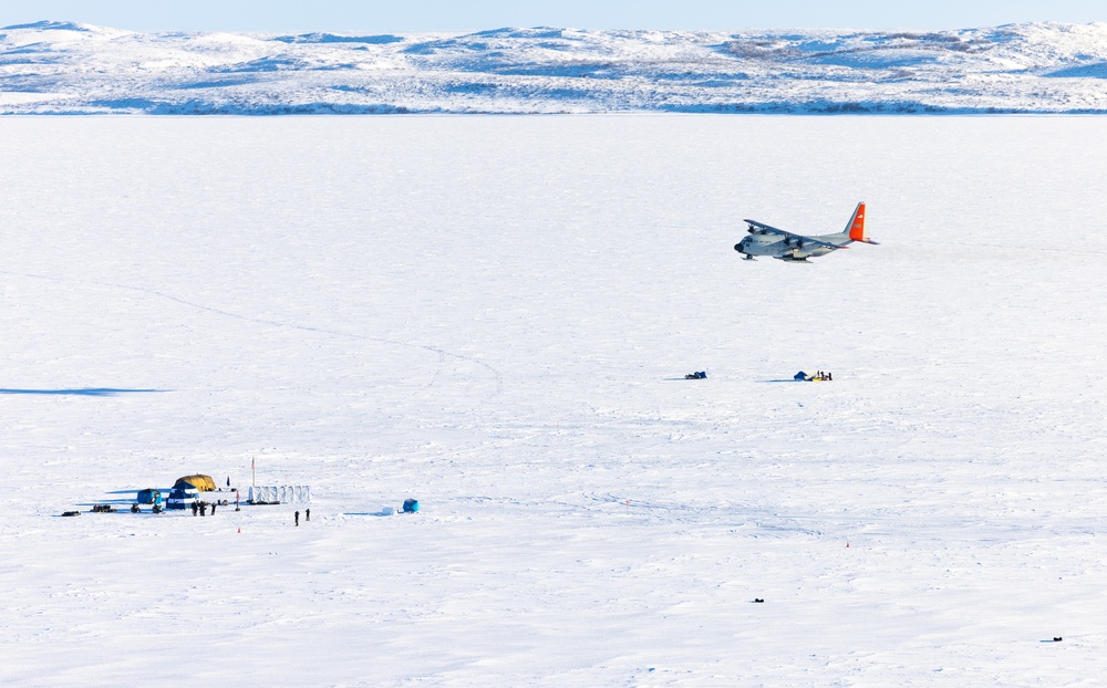 Husky Arctic Camp on Parsons Lake