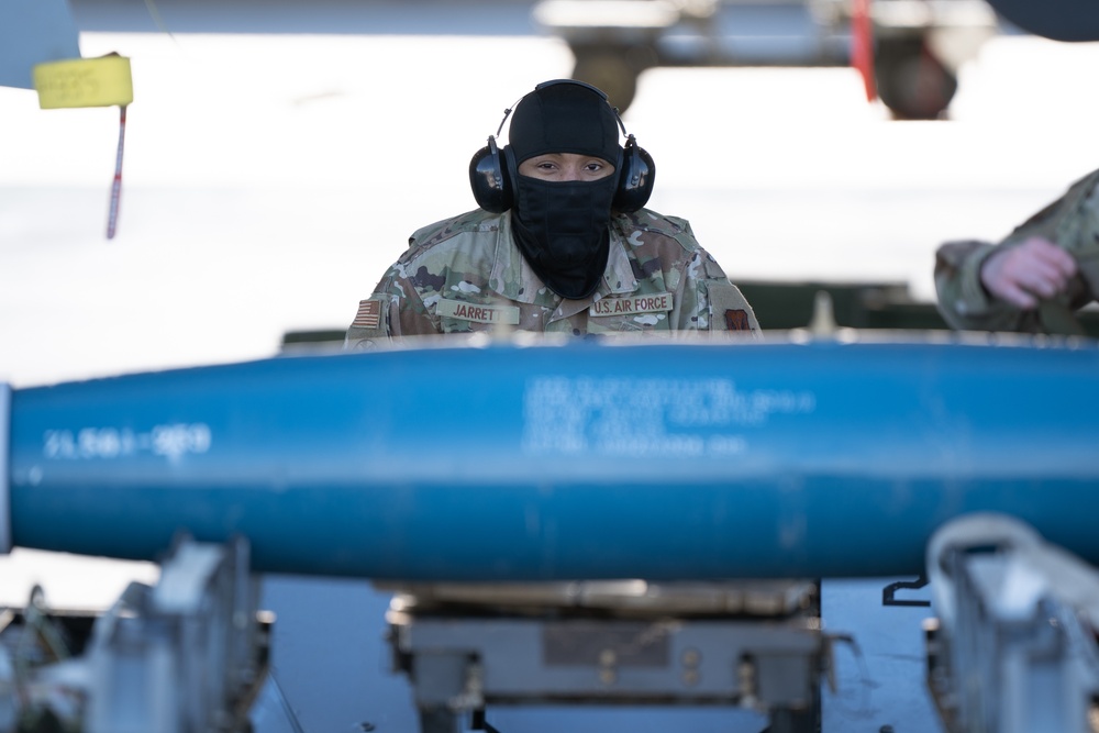 Airmen Compete in Finale Load Crew Competition for the Year