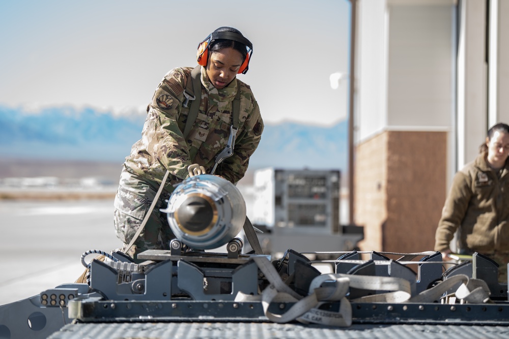 Airmen Compete in Finale Load Crew Competition for the Year