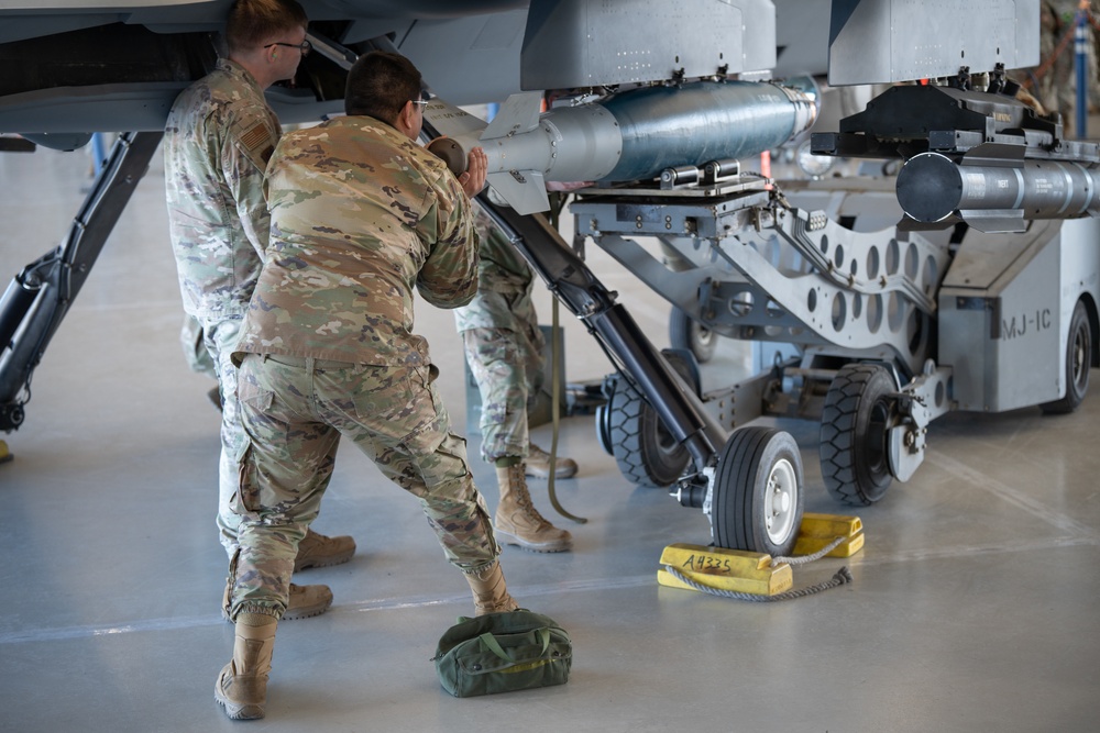 Airmen Compete in Finale Load Crew Competition for the Year