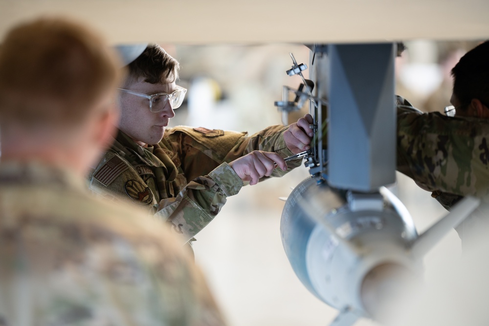 Airmen Compete in Finale Load Crew Competition for the Year