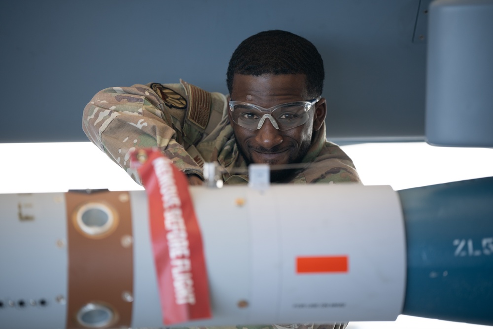 Airmen Compete in Finale Load Crew Competition for the Year