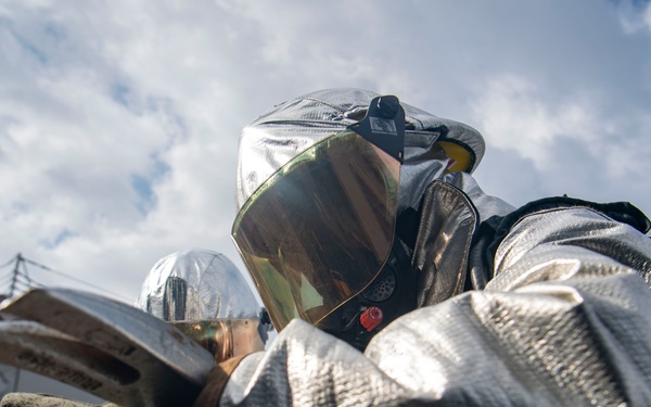 USS Sterett conducts routine operations as part of the Carl Vinson Carrier Strike Group