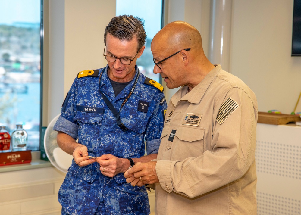 USS Normandy visits Netherlands Navy Forces Caribbean