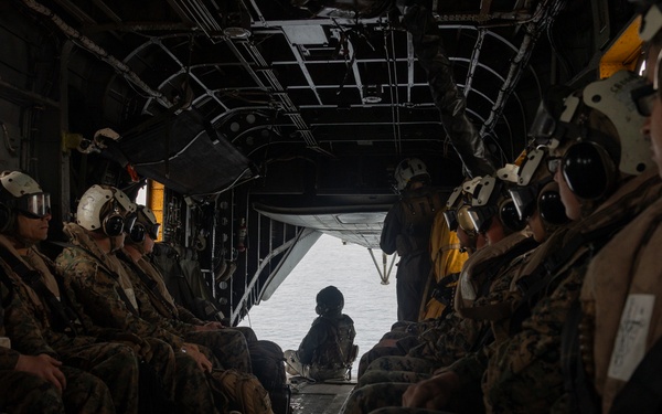 QUART 25.2: 11th MEU command embarks the USS Somerset