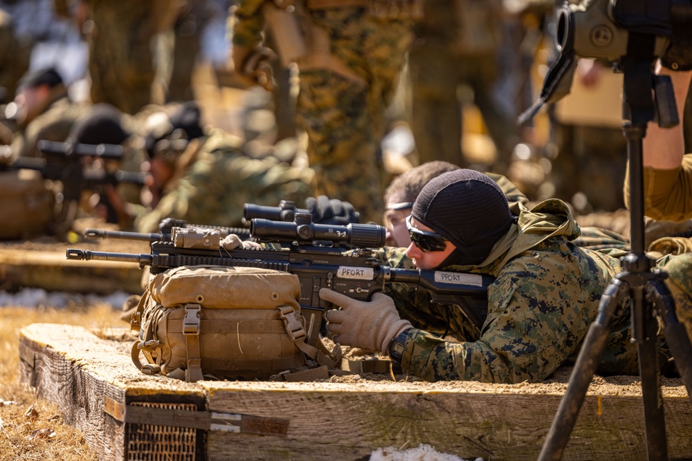 U.S. and Republic of Korea Reconnaissance Marines Conduct a Live Range During KMEP 25.1