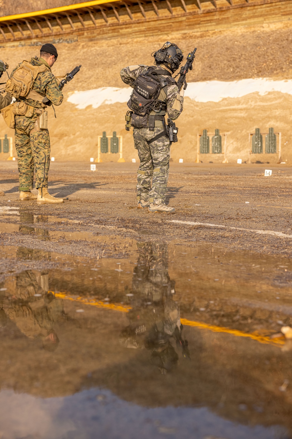 U.S. and Republic of Korea Reconnaissance Marines Conduct a Live Range During KMEP 25.1