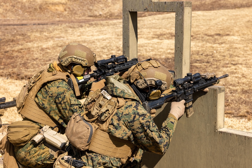 U.S. and Republic of Korea Reconnaissance Marines Conduct a Live Range During KMEP 25.1