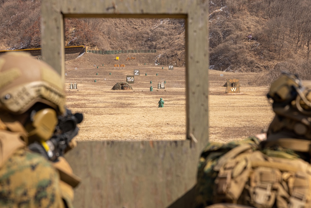 U.S. and Republic of Korea Reconnaissance Marines Conduct a Live Range During KMEP 25.1