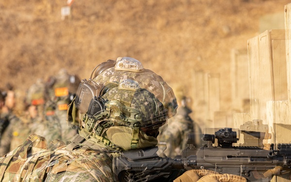 U.S. and Republic of Korea Reconnaissance Marines Conduct a Live Range During KMEP 25.1