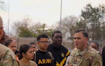 DC National Guard Recruits Take on Confidence-Conditioning Obstacle Course