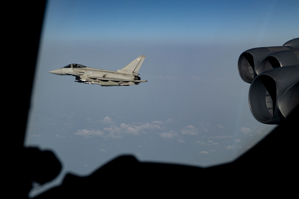 B-52 executes strategic mission over CENTCOM