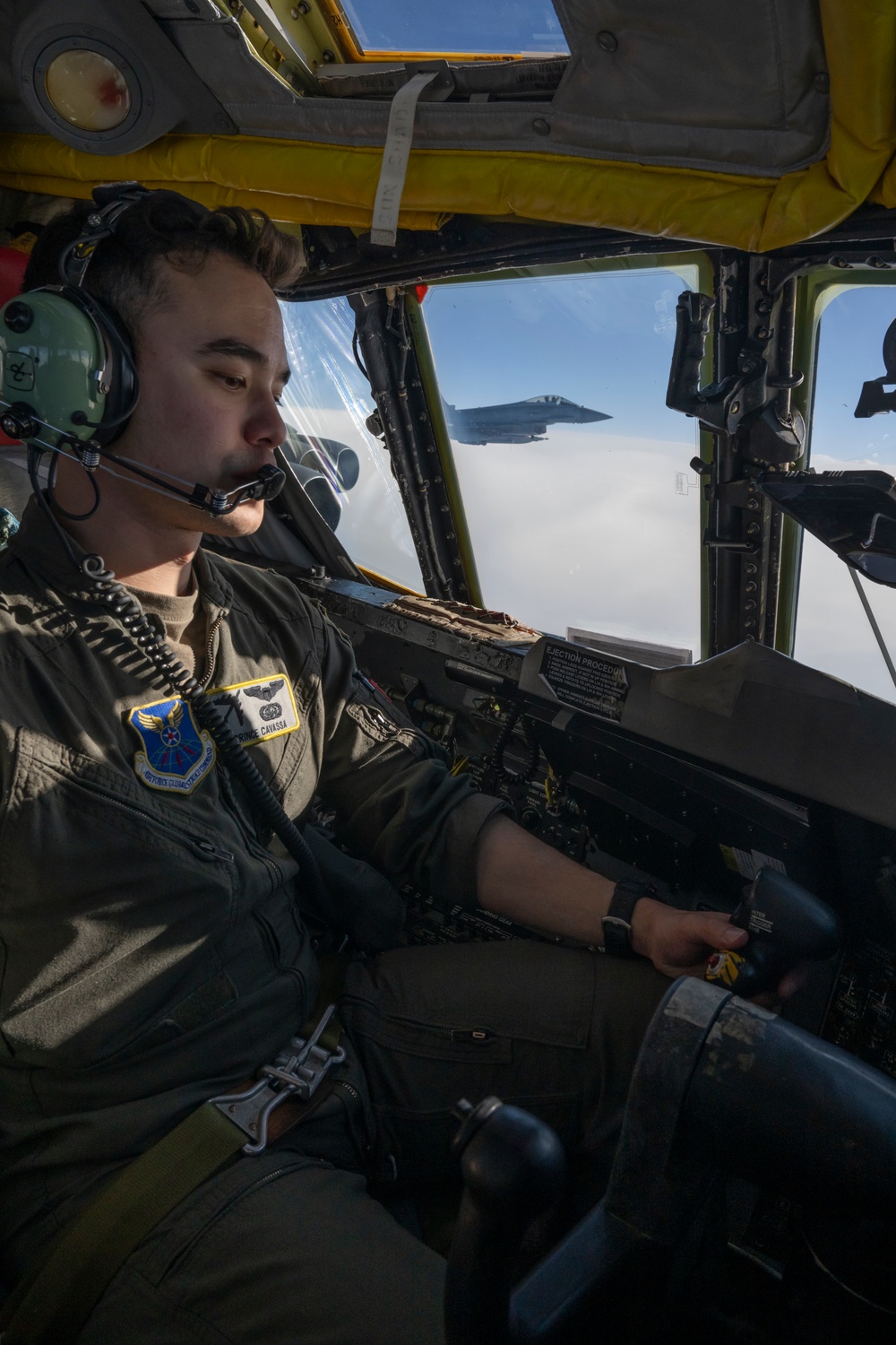 B-52 executes strategic mission over CENTCOM