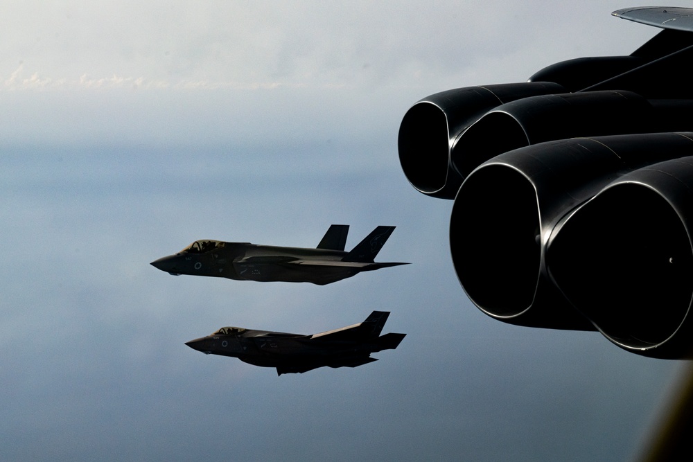 B-52 executes strategic mission over CENTCOM