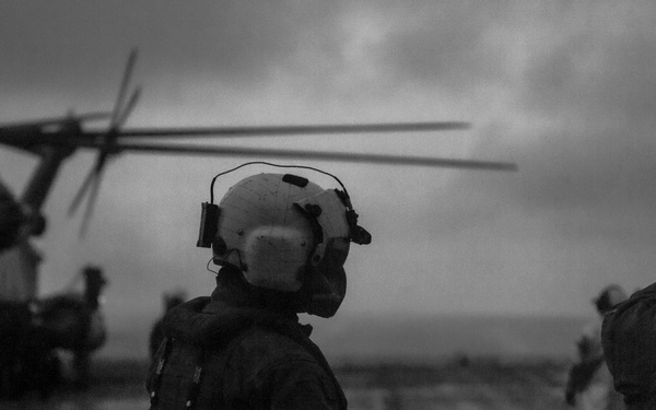 CH-53E Super Stallion flight operations at sea during QUART 25.2