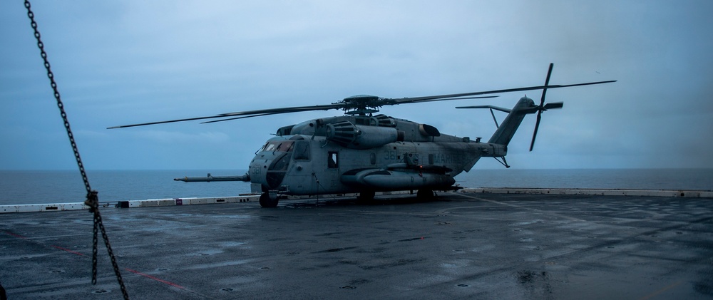 CH-53E Super Stallion flight operations at sea during QUART 25.2