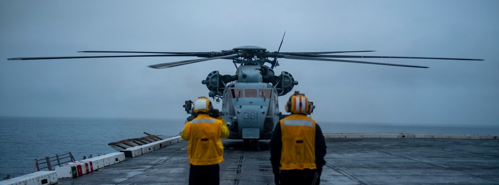 CH-53E Super Stallion flight operations at sea during QUART 25.2