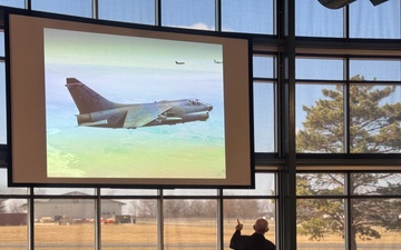 Former POW Ed Mechenbeier visits 178th Wing