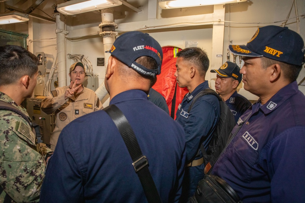 USS Benfold (DDG 65) host Philippine Navy