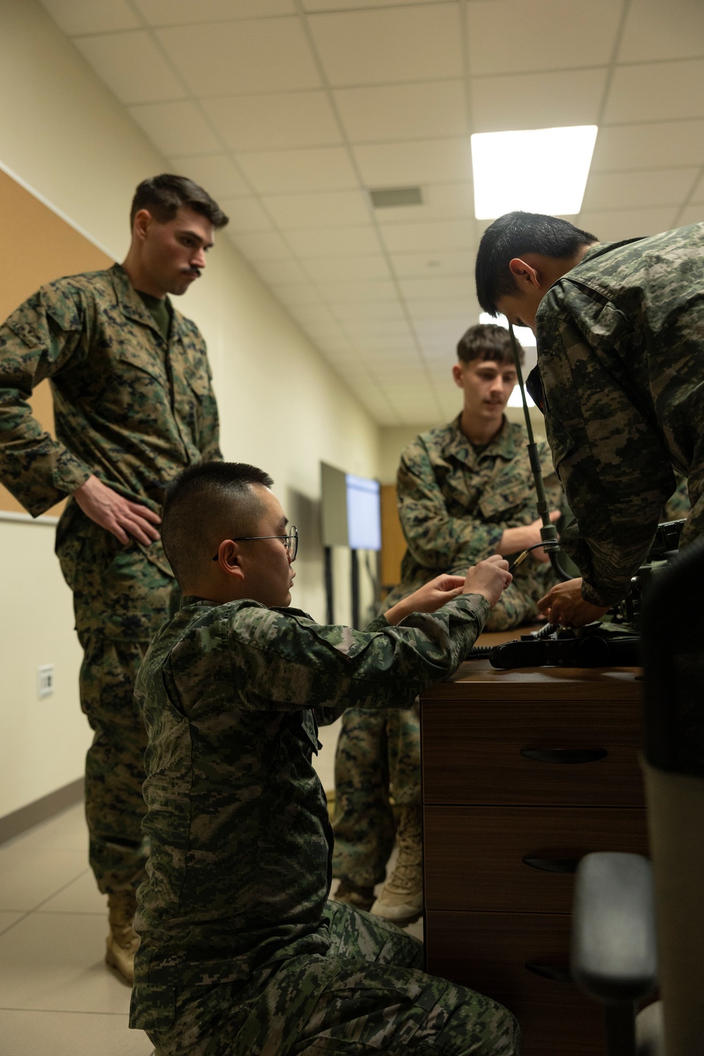 U.S. and ROK Marines Conduct Communication Checks