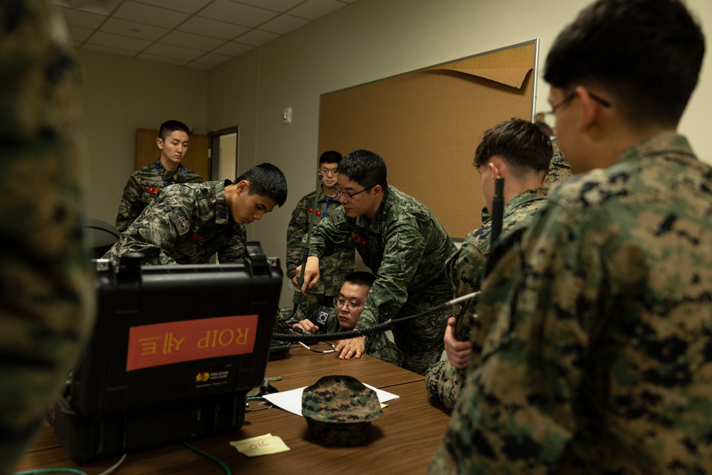 U.S. and ROK Marines Conduct Communication Checks