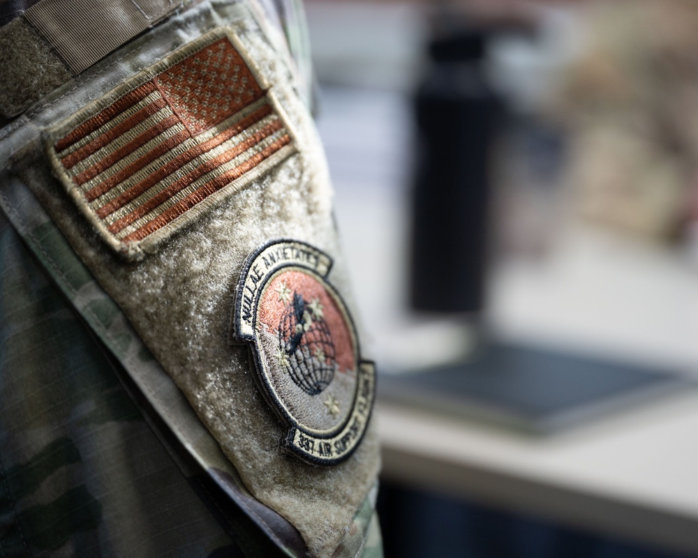 374 AW command team visits 337 ASUF