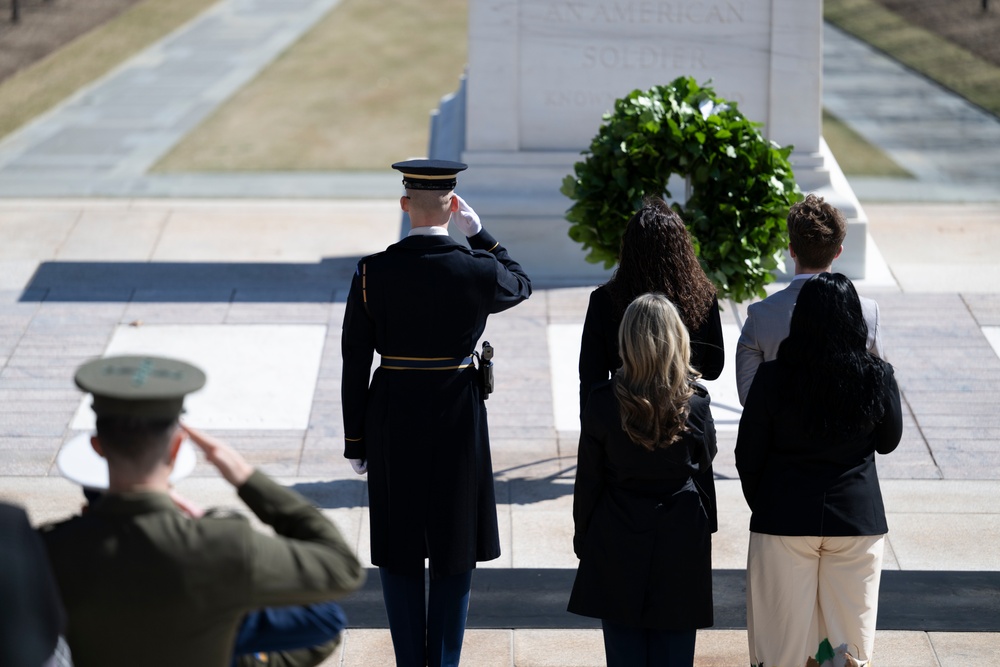 Students From the United States Senate Youth Program Visit Arlington National Cemetery