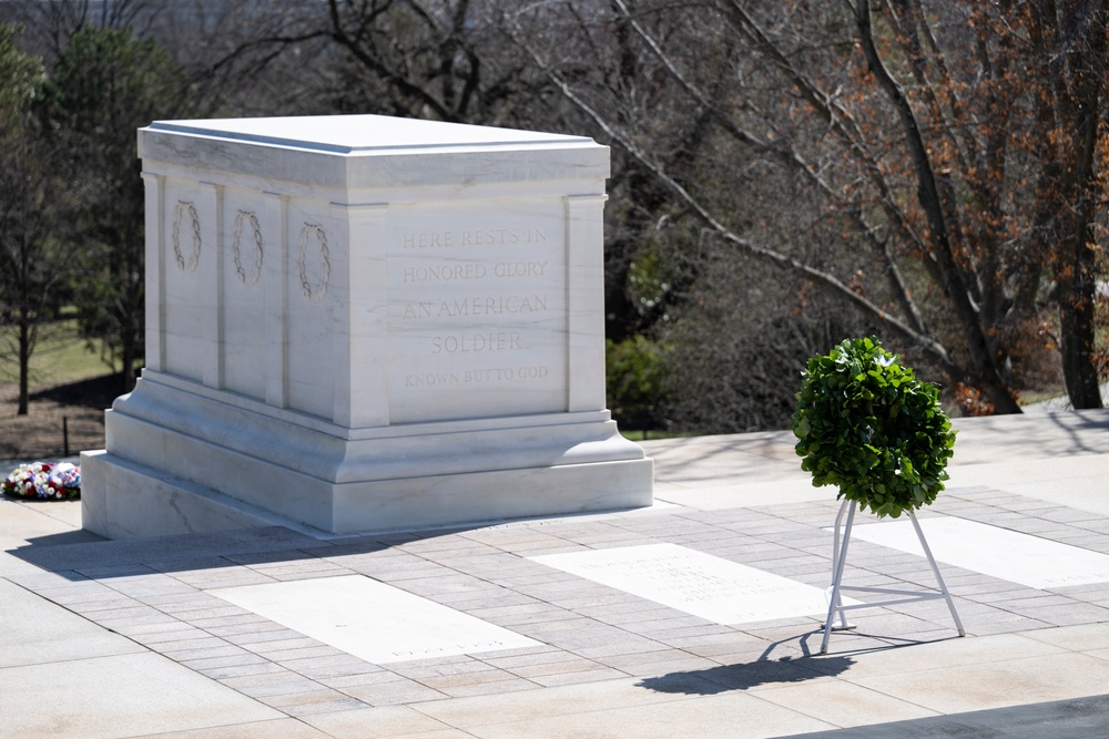 Students From the United States Senate Youth Program Visit Arlington National Cemetery