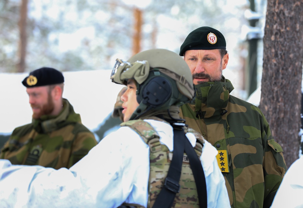 Norwegian Crown Prince Haakon visits MLRS battalion Soldiers during exercise Joint Viking 25 in Norway