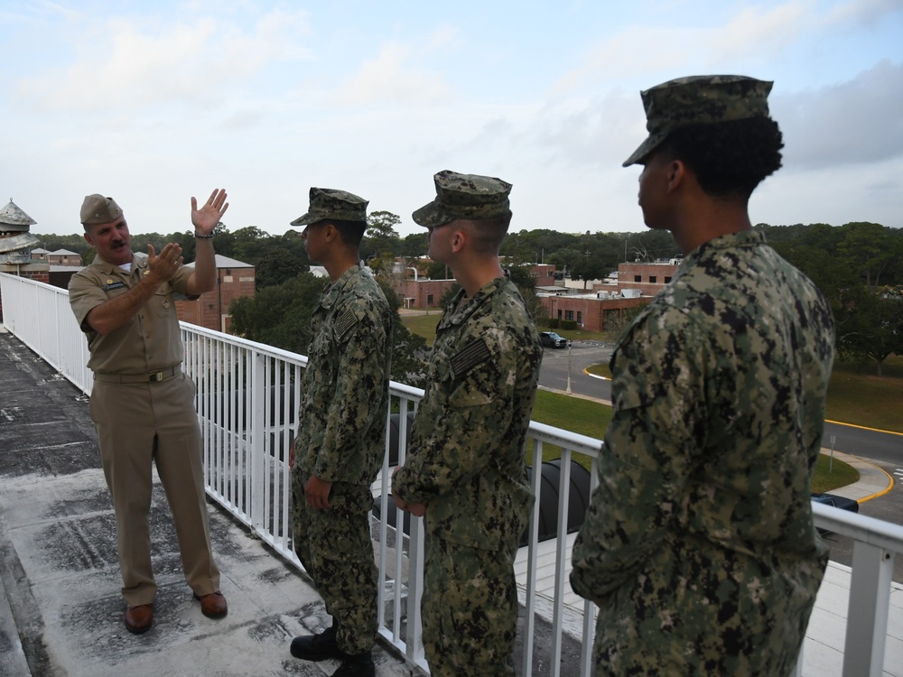 IWTC Corry Station Sailors provide lift to Hometown Area Recruiting Program