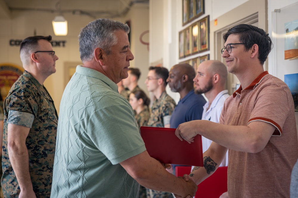COMMSTRAT Marines receive awards for State Funeral participation