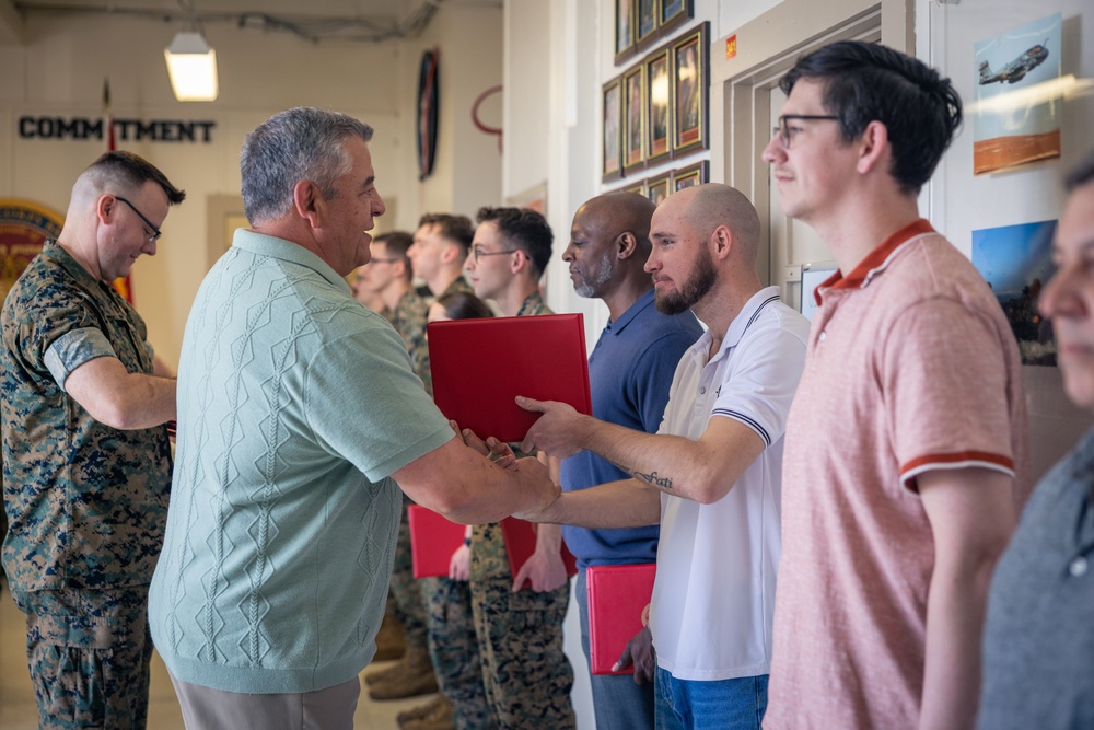 COMMSTRAT Marines receive awards for State Funeral participation