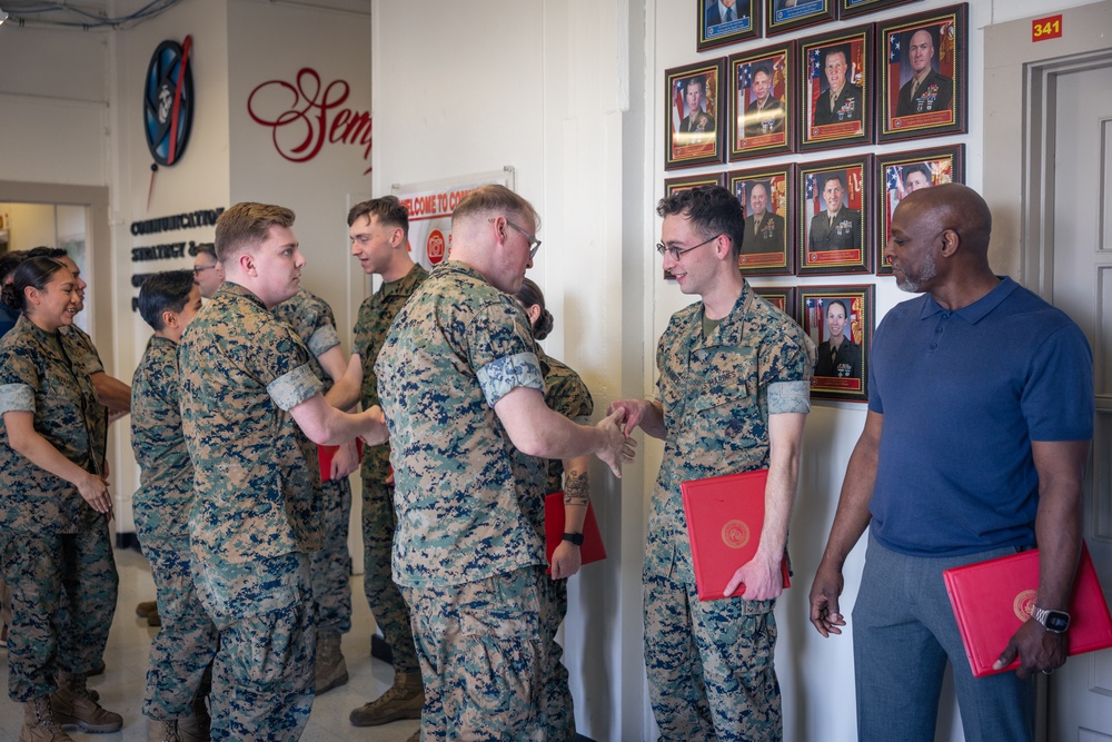 COMMSTRAT Marines receive awards for State Funeral participation