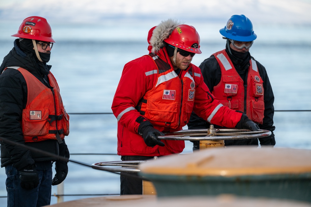 USCGC Polar Star (WAGB 10) conducts operations in McMurdo Sound during Operation Deep Freeze