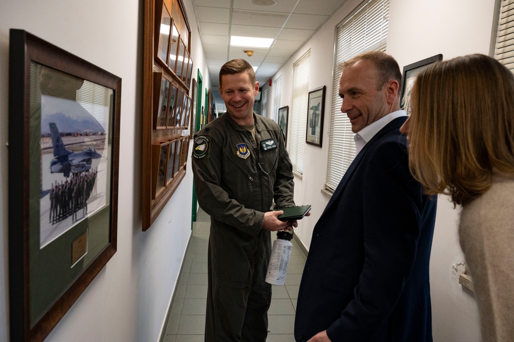 Lt. Col. Poteet returns with honor to Aviano AB