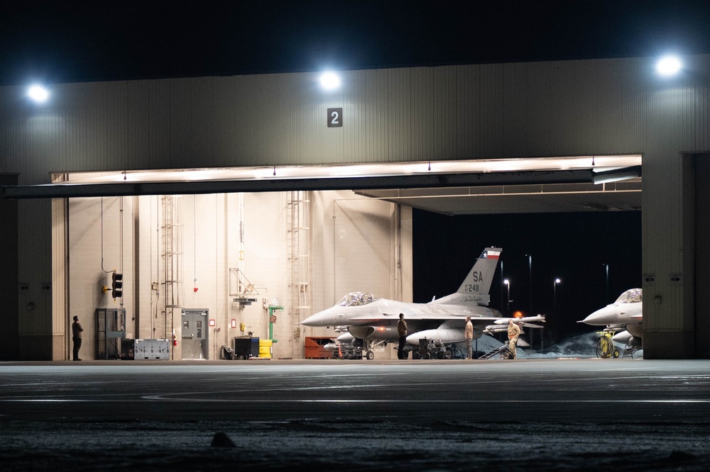 NORAD F-16s exercise intercepts