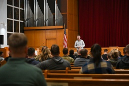 Jeff Struecker comes to JBER to share his story of resilience