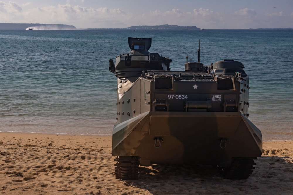 Iron Fist 25 | 31st MEU, JGSDF conduct Amphibious Landing Display