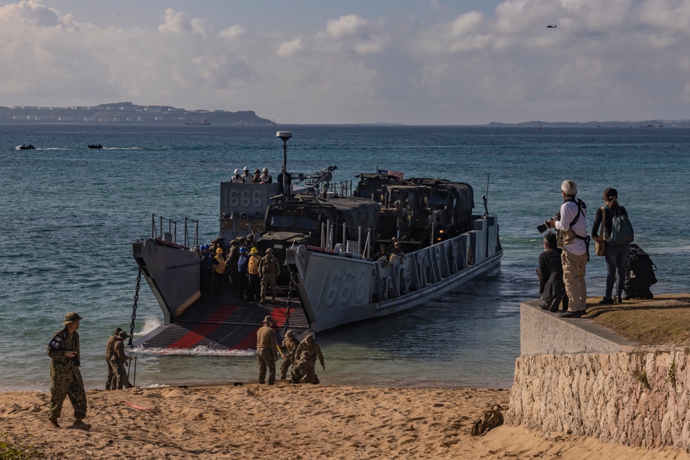 Iron Fist 25 | 31st MEU, JGSDF conduct Amphibious Landing Display