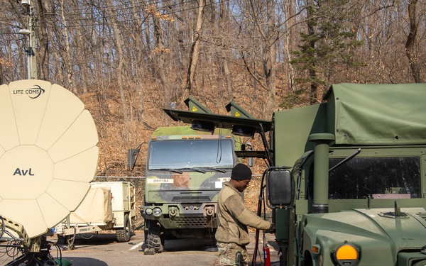 A Co. 304th ESB-E Provides Signal Support During Freedom shield 2025