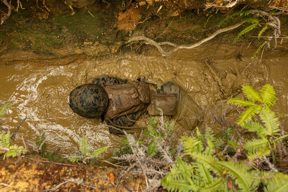 U.S. Marines with CLR-37 Conduct Basic Jungle Skills Course