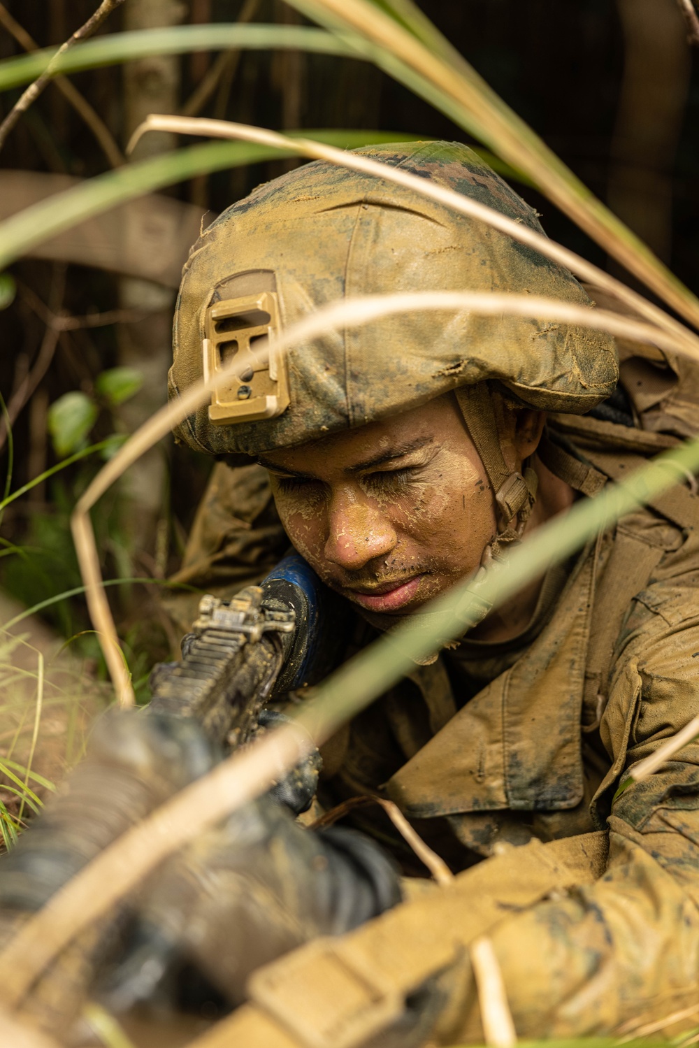 U.S. Marines with CLR-37 Conduct Basic Jungle Skills Course