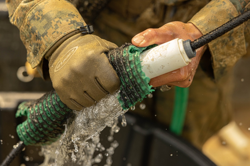 U.S. Marines with CLR-37 Conduct Basic Jungle Skills Course