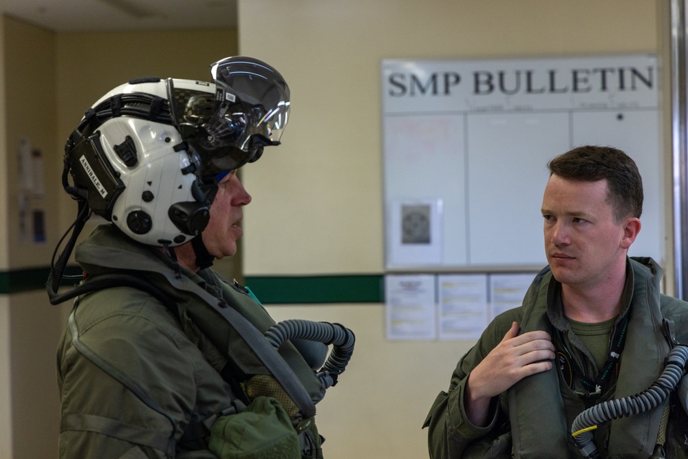 1st MAW commanding general flies with F-35 squadron