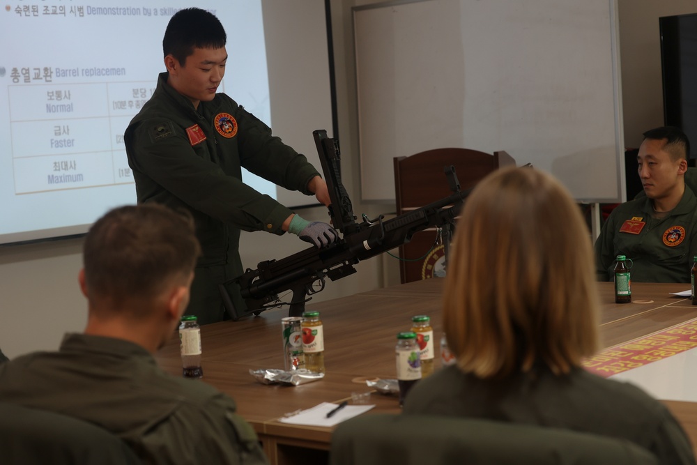 U.S. Marines with HMH-465, ROK Marines exchange expertise during KMEP 25