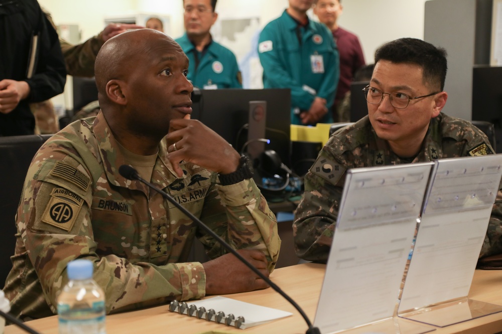 UNC, CFC, USFK Commander Visits Military Information Support Operations Soldiers During FS25