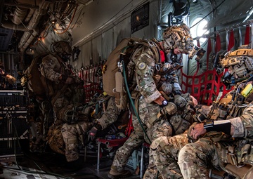 82nd EQRS Conducts HAHO Jumps at Grand Bara