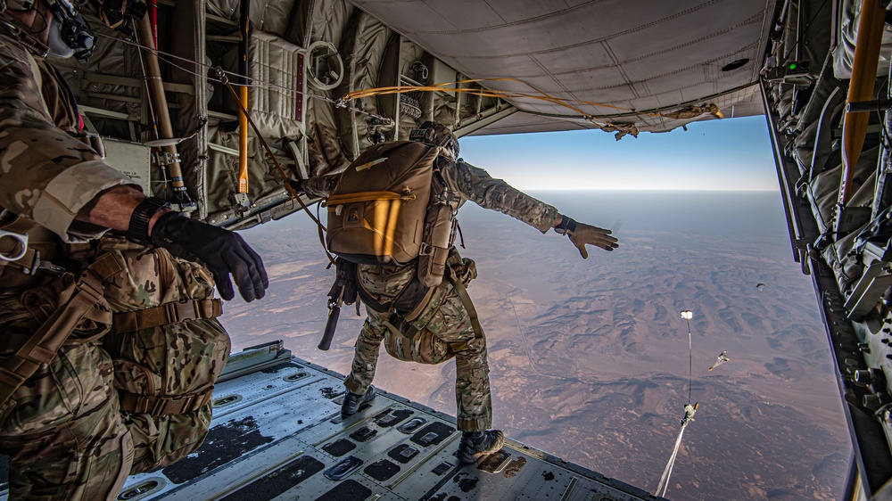 DVIDS - Images - 82nd EQRS Conducts HAHO Jumps at Grand Bara [Image 9 ...