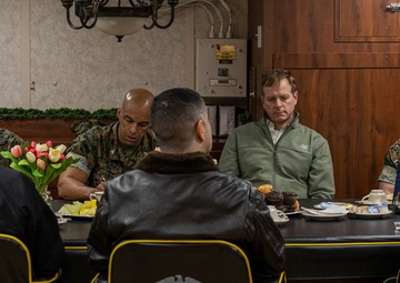 Commander, Marine Forces Command, Visit to USS Wasp (LHD 1)